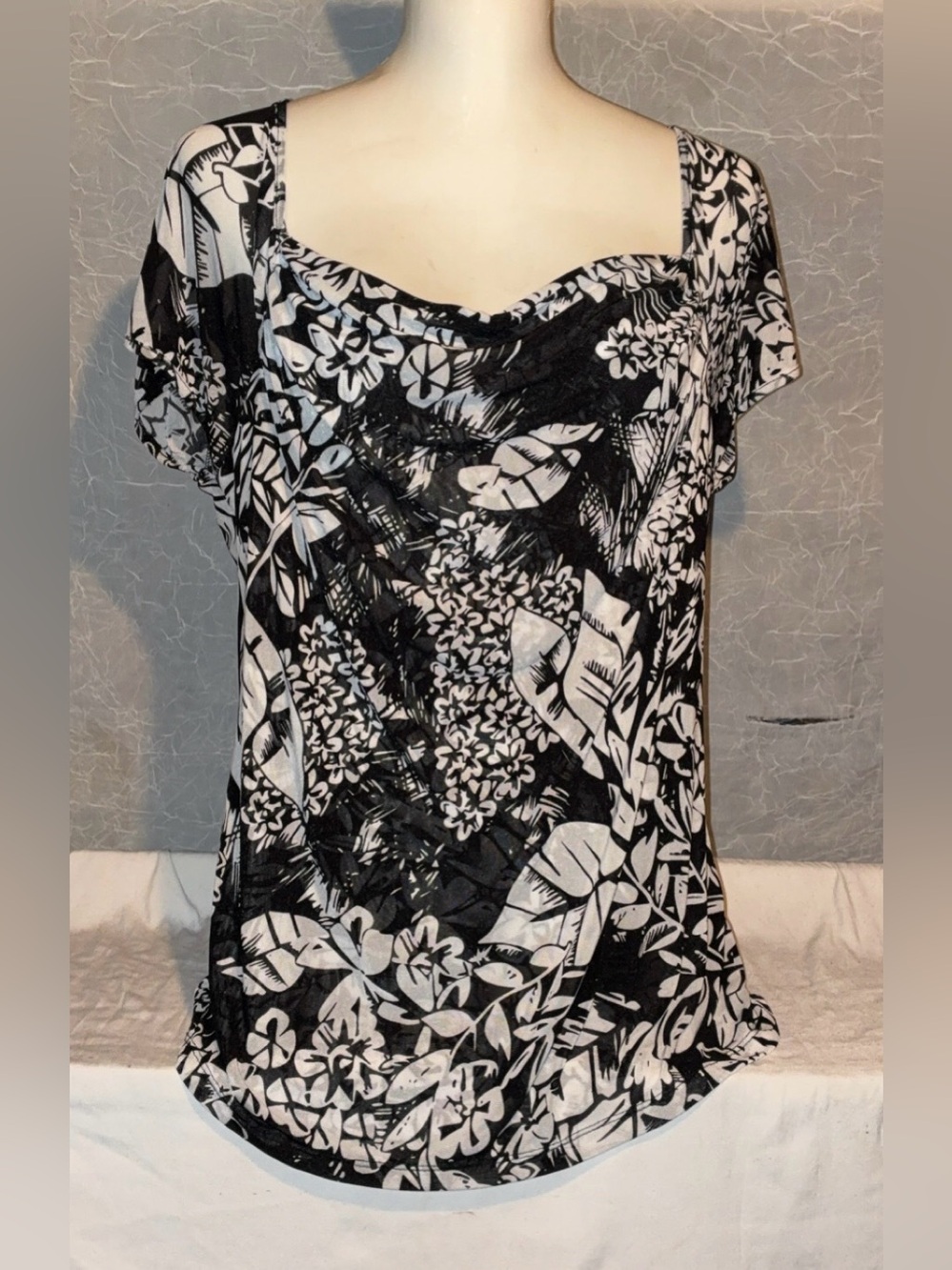 Cable & Gauge XL Black White Floral Tropical Print Cowl Neck Blouse Top NWOT